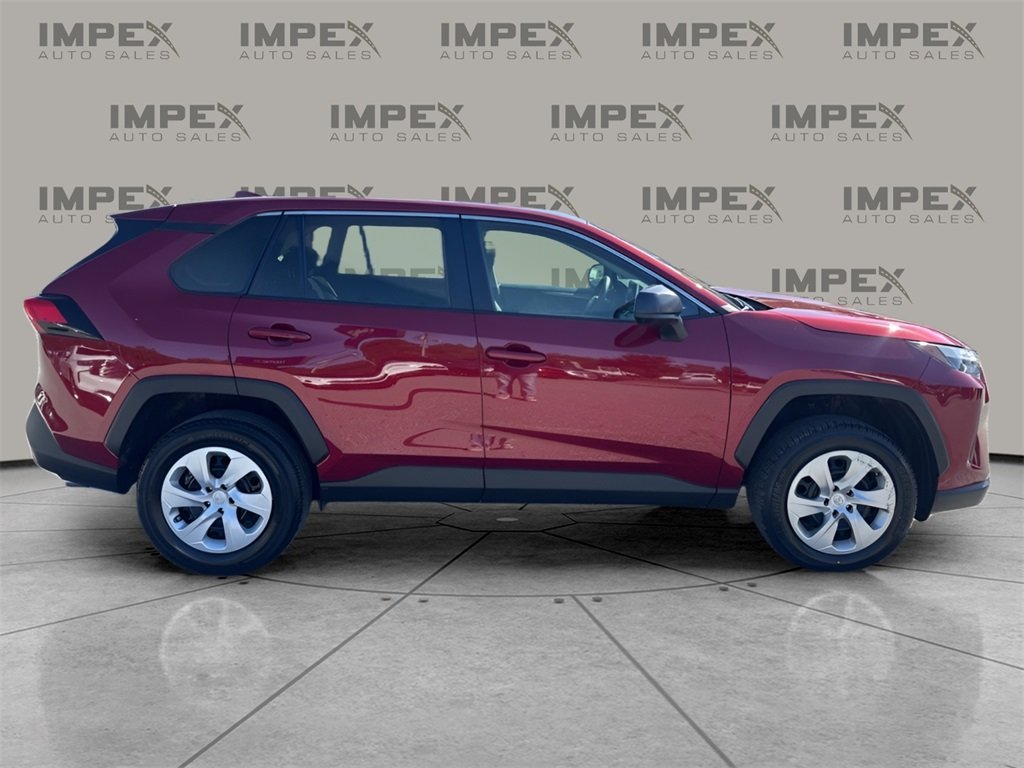 2023 Toyota RAV4 LE photo 6