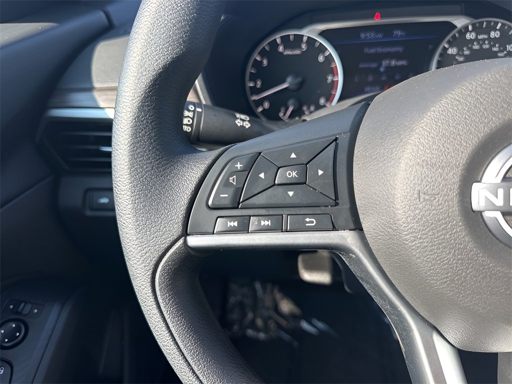 2025 Nissan Altima 2.5 SV photo 13
