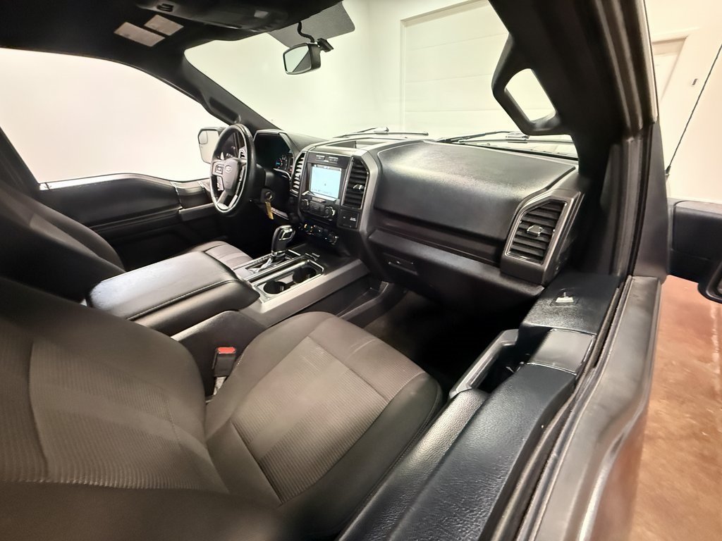 2017 Ford F-150 XLT photo 54