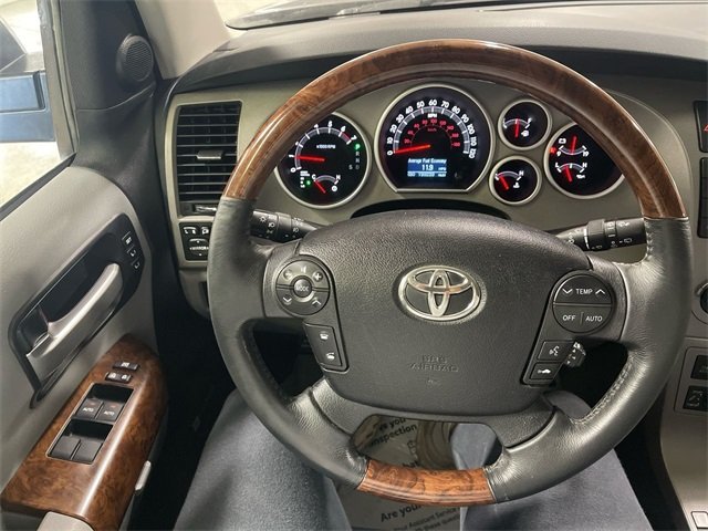 2010 Toyota Sequoia Platinum photo 13