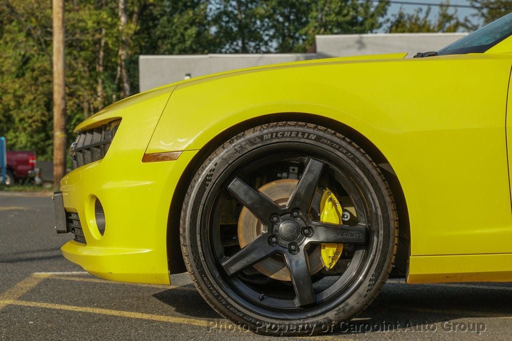 2011 Chevrolet Camaro 2SS photo 2