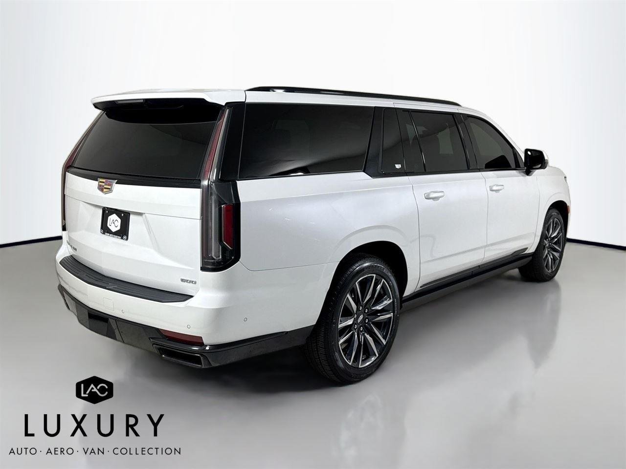2021 Cadillac Escalade ESV Sport photo 4
