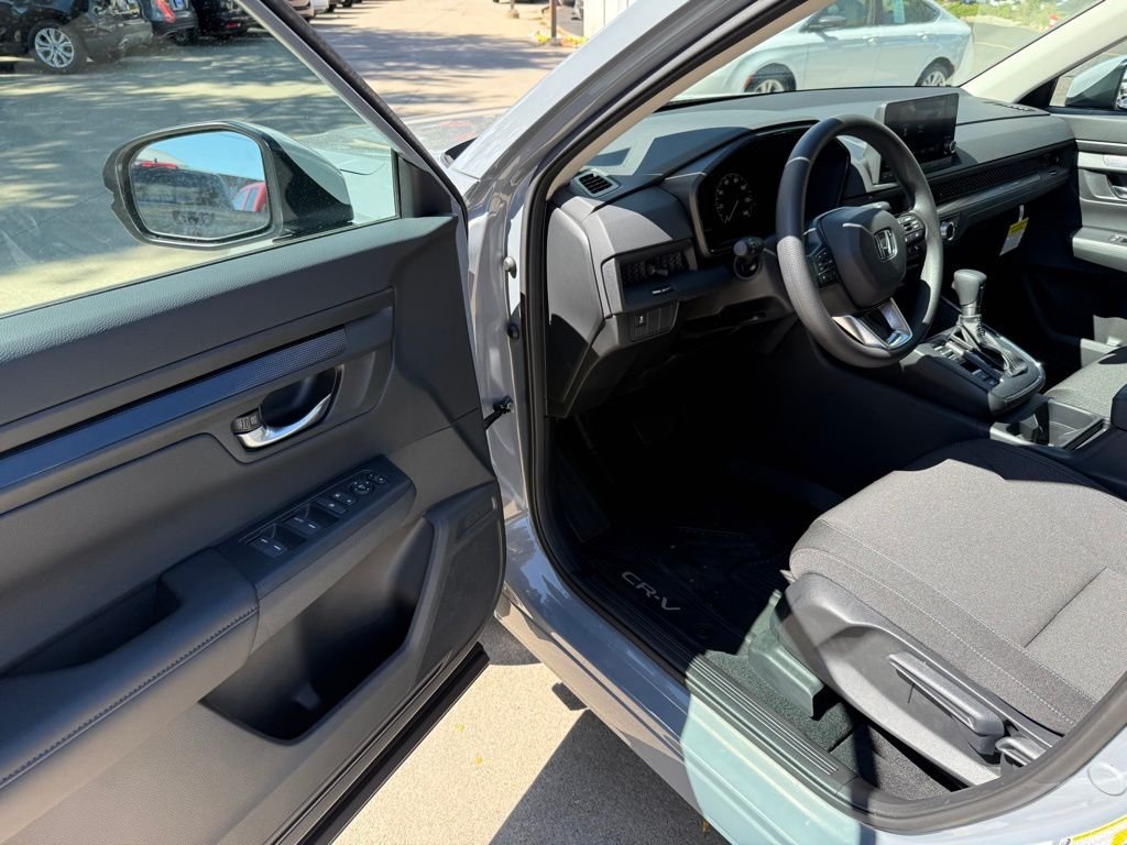 2025 Honda CR-V LX photo 14
