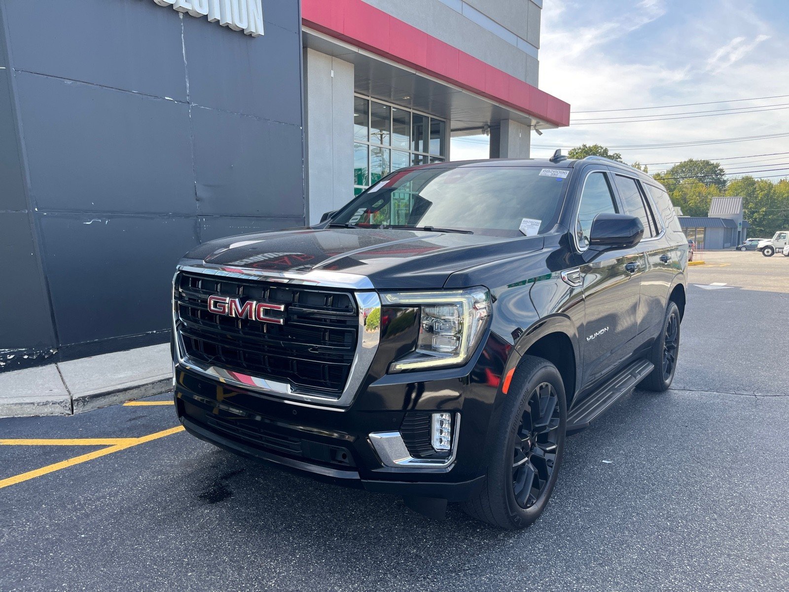 2022 Gmc Yukon SLE photo 4