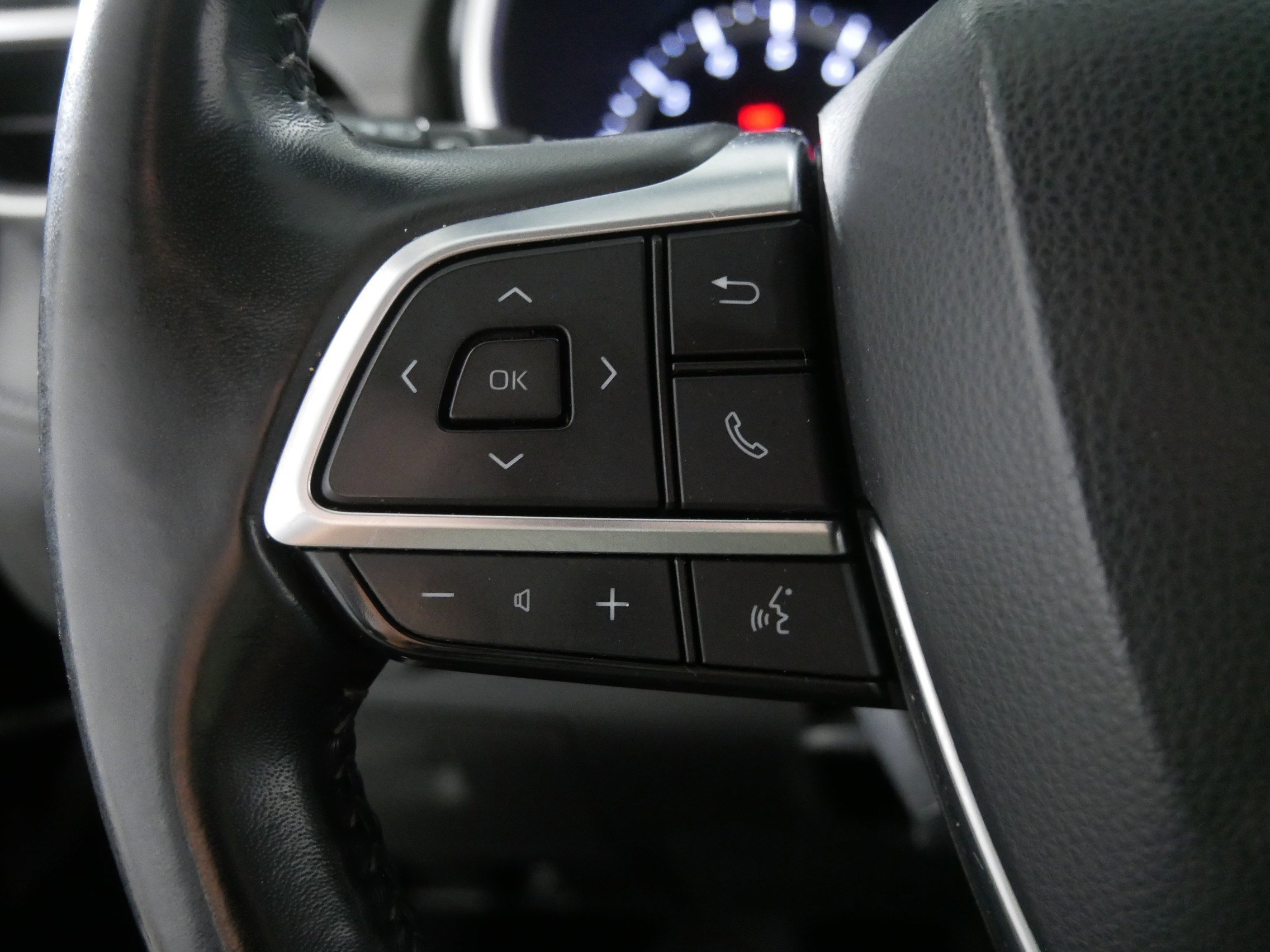 2021 Toyota Highlander XLE photo 26