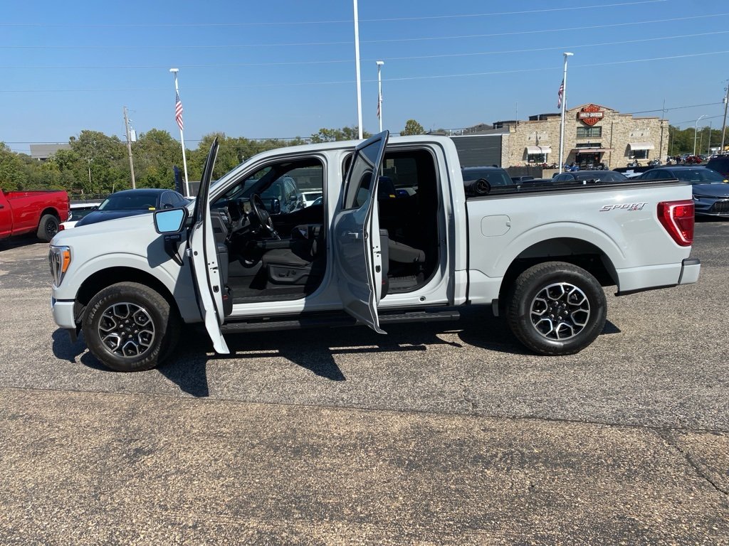 2023 Ford F-150 XLT photo 4