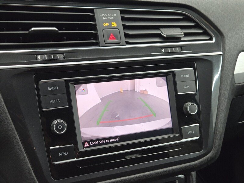 2021 Volkswagen Tiguan S photo 18