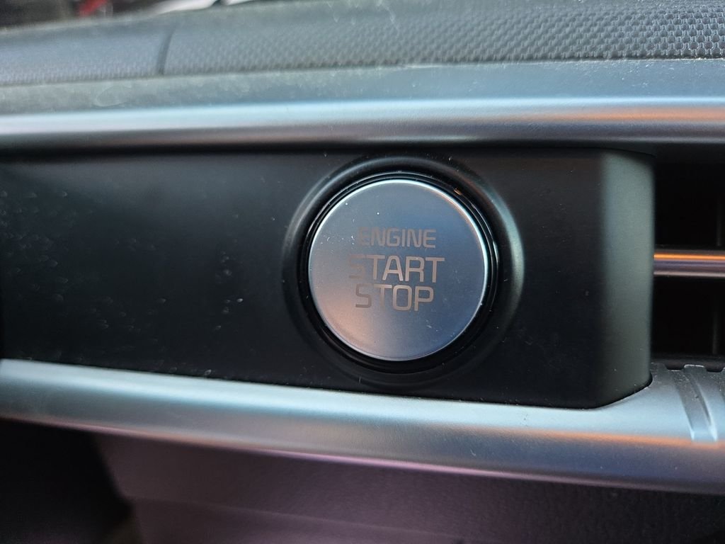 2022 Kia K5 GT-Line photo 23