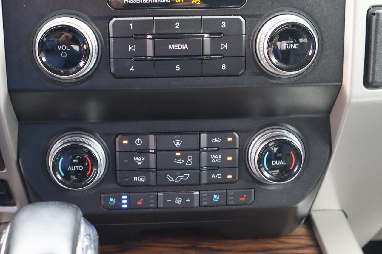 2020 Ford F-150 Lariat photo 16