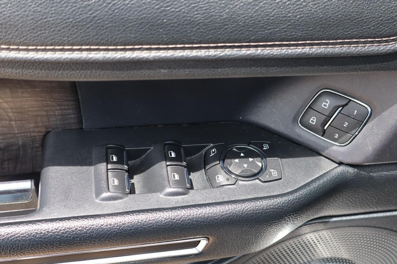 2021 Ford Expedition MAX Limited photo 9