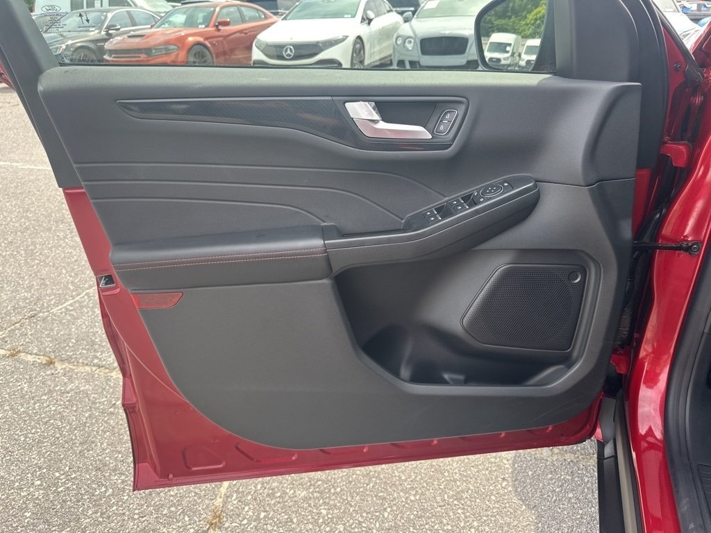 2024 Ford Escape ST-Line photo 21