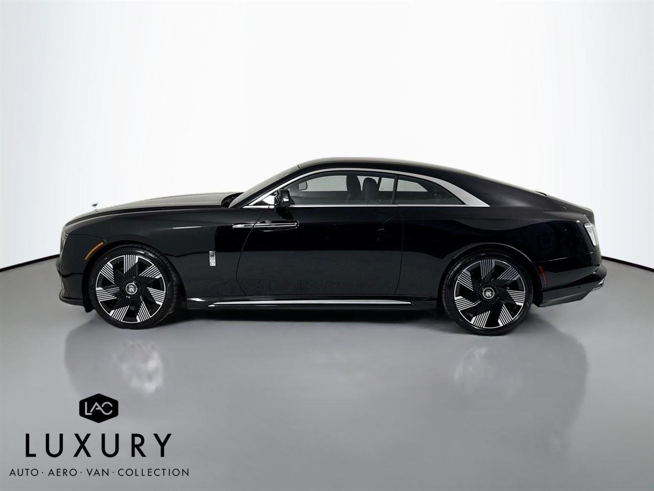 2024 Rolls Royce Spectre photo 8
