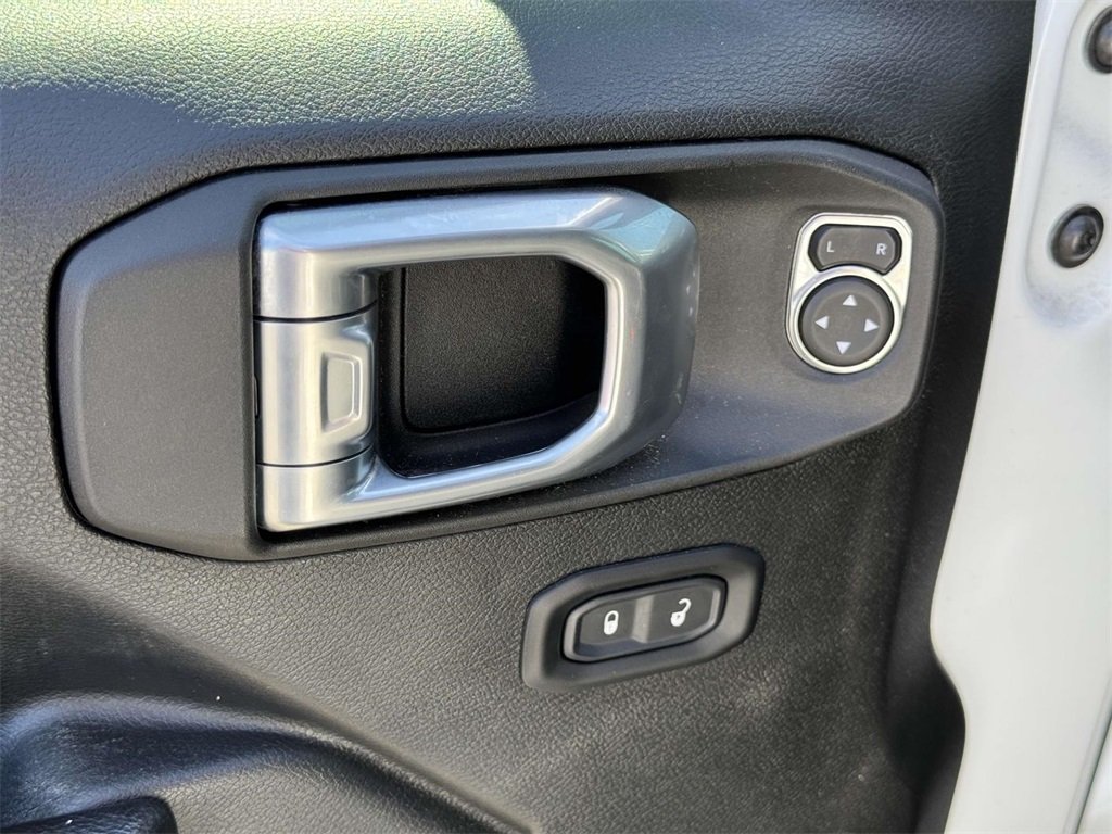2022 Jeep Gladiator Willys photo 27