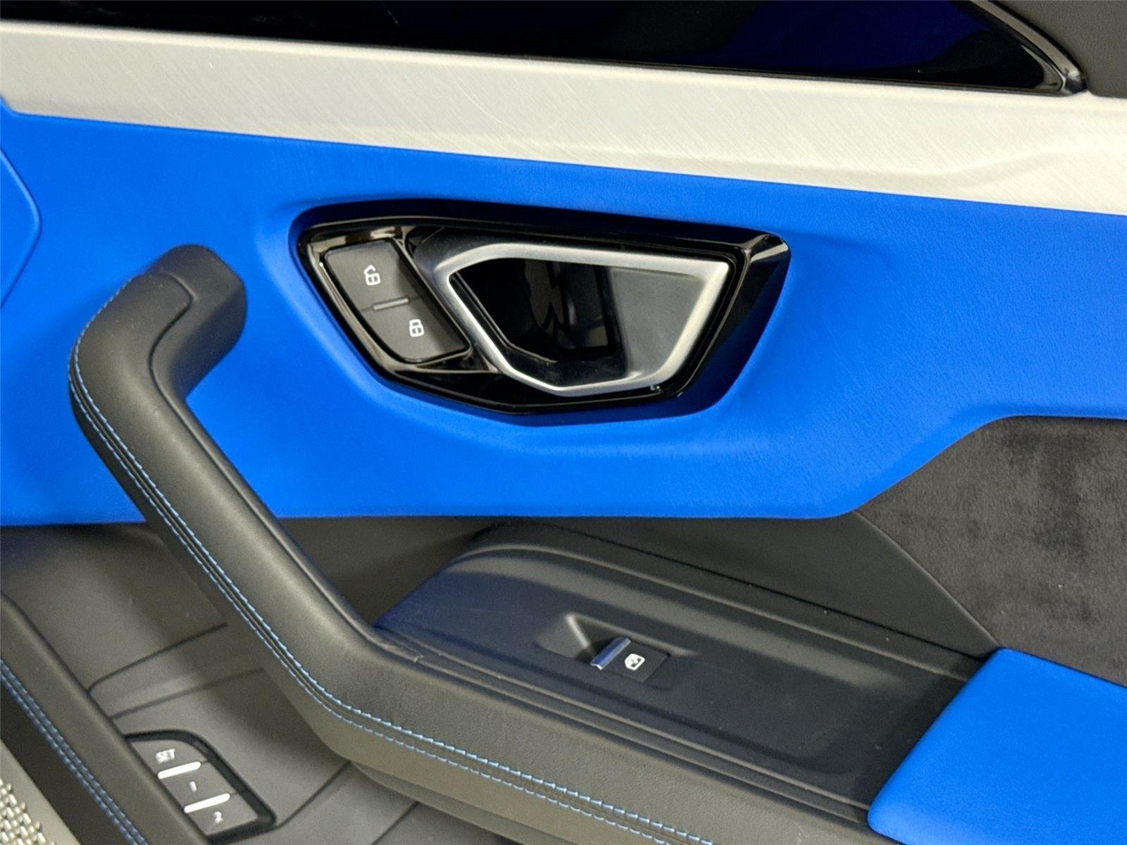 2021 Lamborghini Urus photo 31