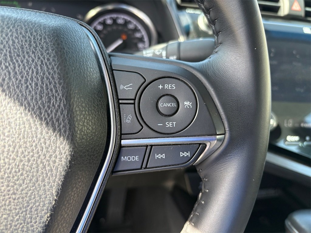 2018 Toyota Camry XLE V6 photo 23
