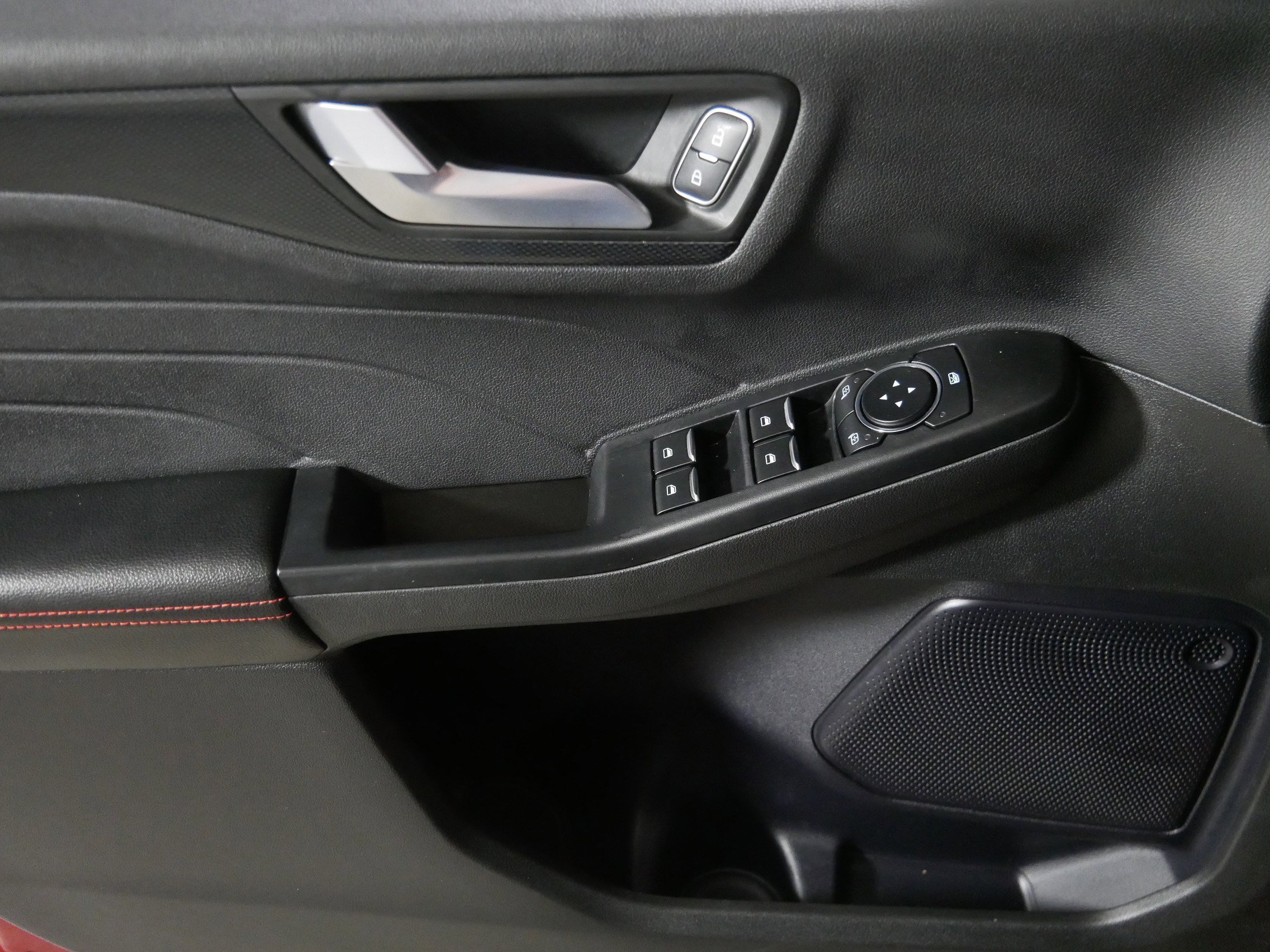 2024 Ford Escape ST-Line photo 19