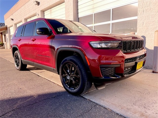 2024 Jeep Grand Cherokee Altitude photo 3