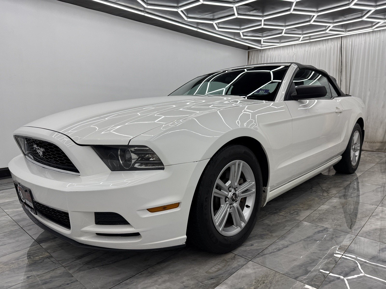 2013 Ford Mustang V6 Convertible photo 2