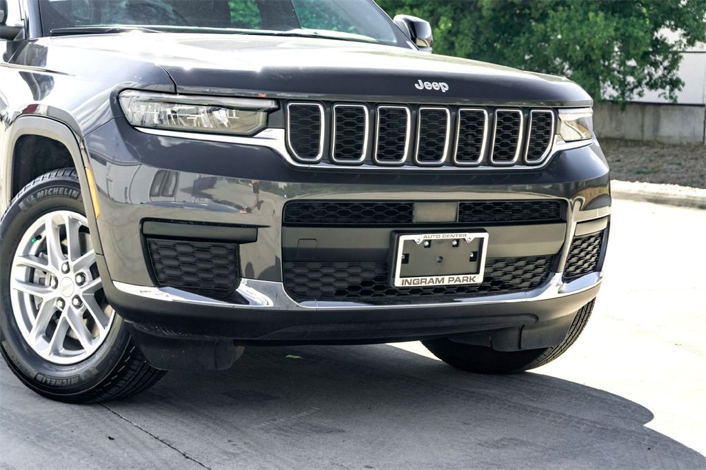 2025 Jeep Grand Cherokee Laredo photo 2
