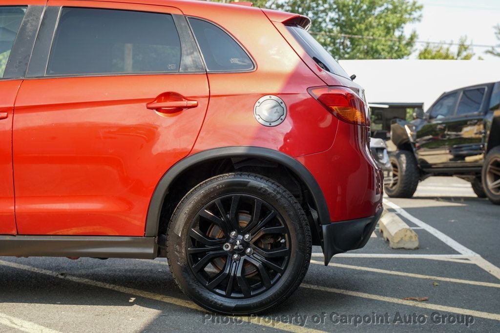2017 Mitsubishi Outlander Sport LE photo 3