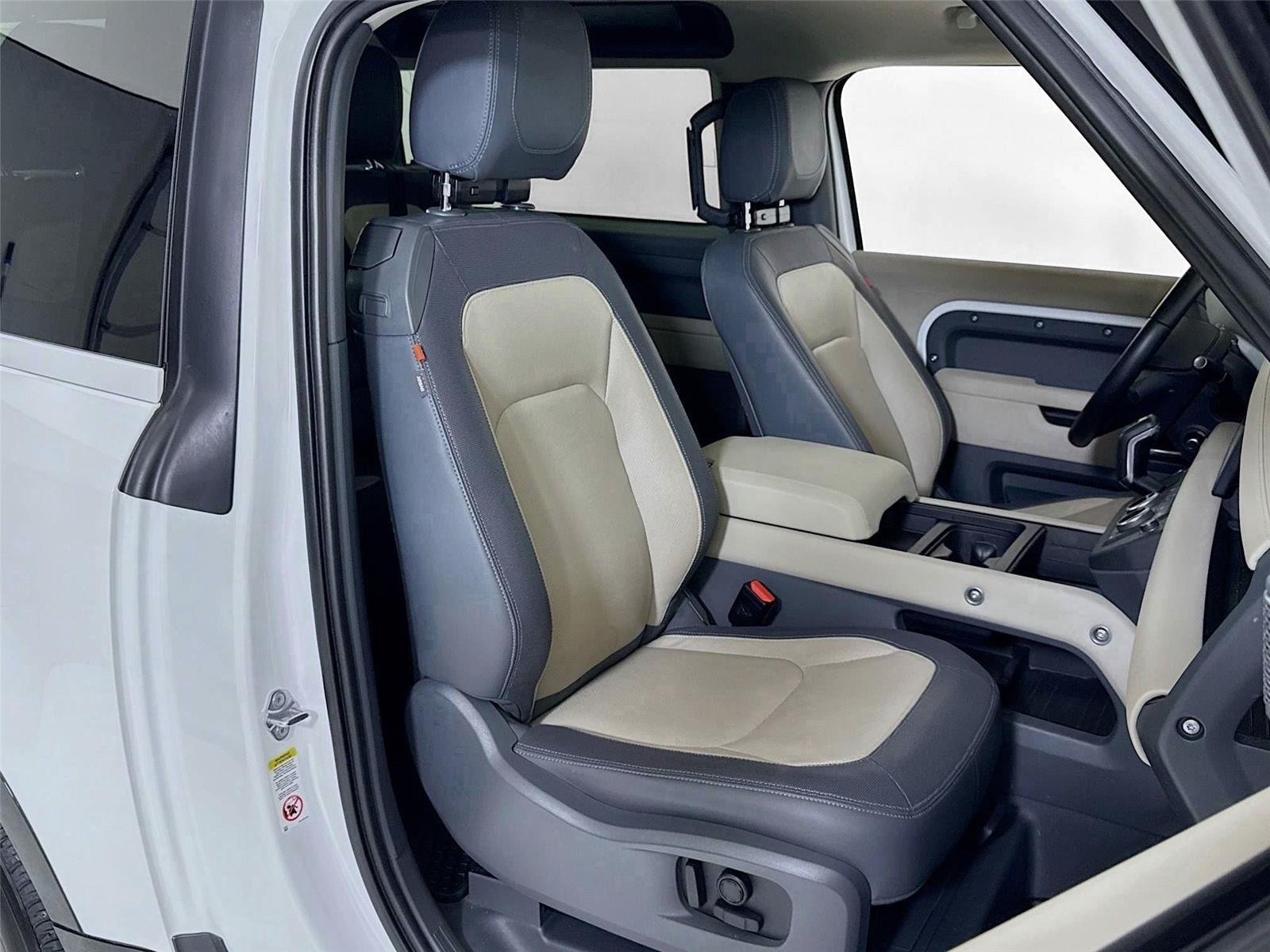 2024 Land Rover Defender X-Dynamic SE photo 18