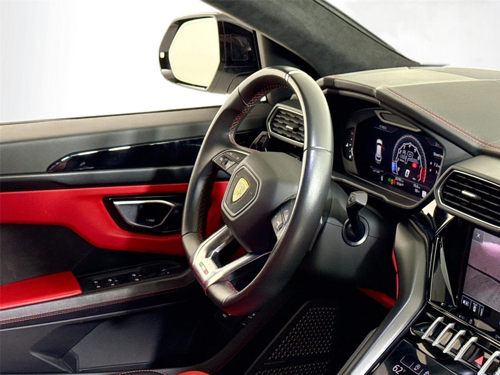 2021 Lamborghini Urus photo 31