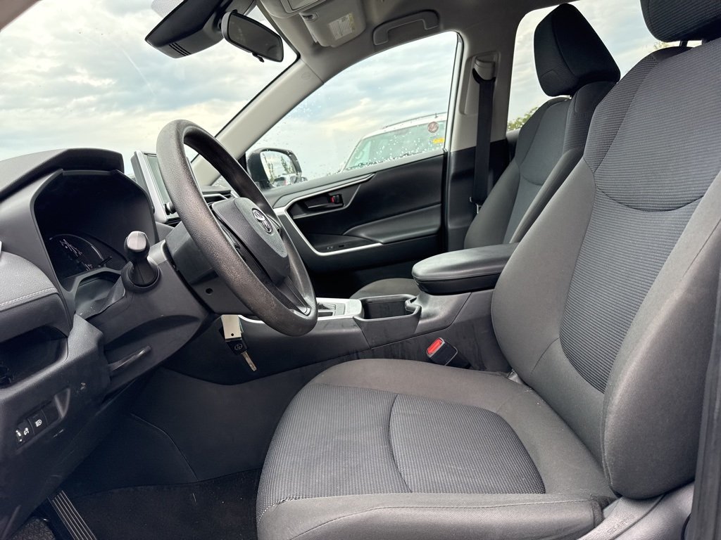 2024 Toyota RAV4 LE photo 6