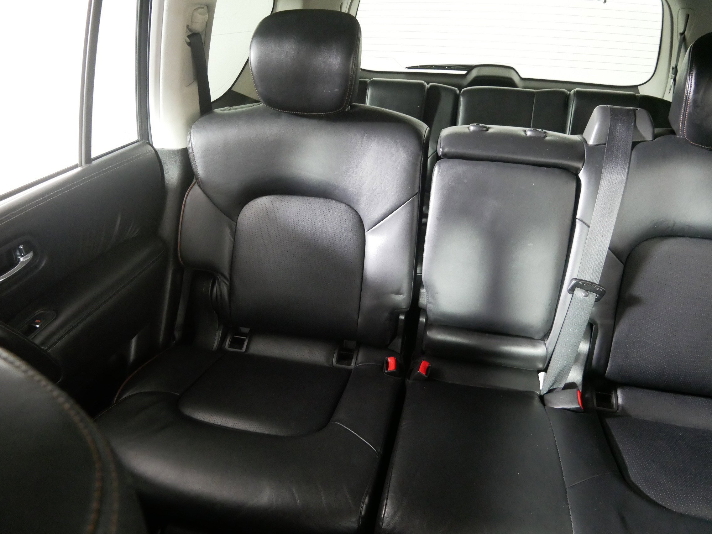 2019 Nissan Armada SL photo 12