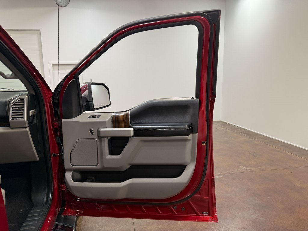 2016 Ford F-150 Lariat photo 56