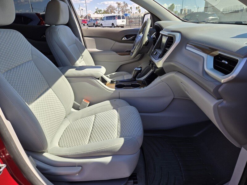 2017 Gmc Acadia SLE photo 13