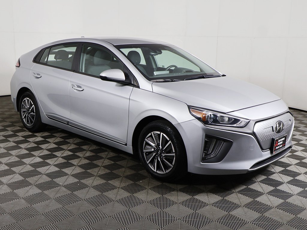 Used 2020 Hyundai IONIQ SE with VIN KMHC75LJ7LU076432 for sale in Parma, OH