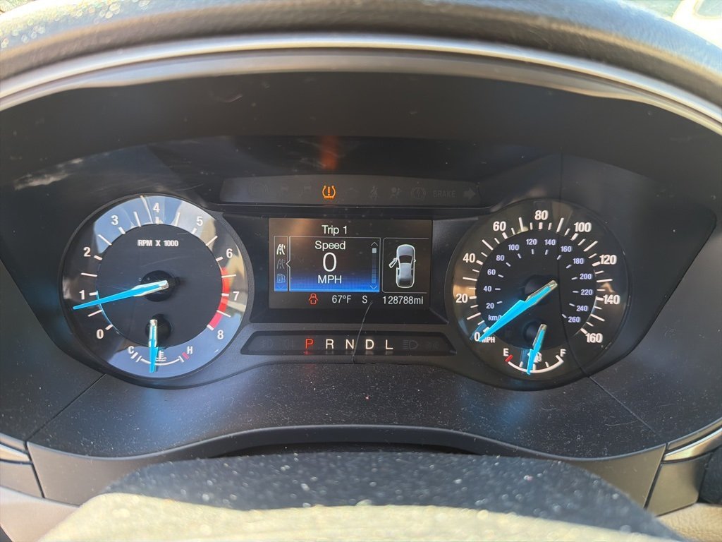 2018 Ford Fusion SE photo 5