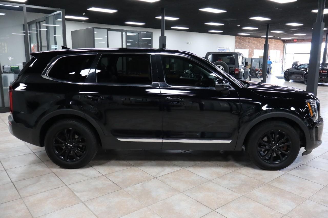 2022 Kia Telluride LX photo 6