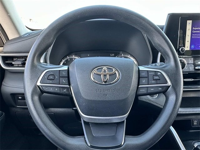 2023 Toyota Highlander L photo 15