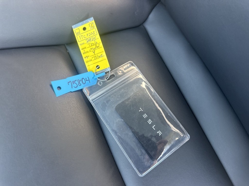 2024 Tesla Model Y Standard Range photo 25