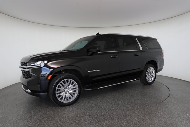 2023 Chevrolet Suburban LS photo 3