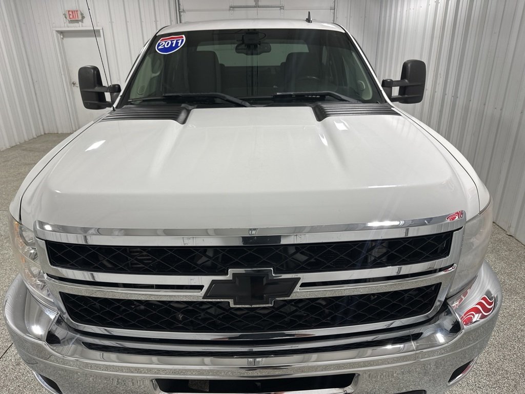 2011 Chevrolet Silverado 2500HD LT photo 4