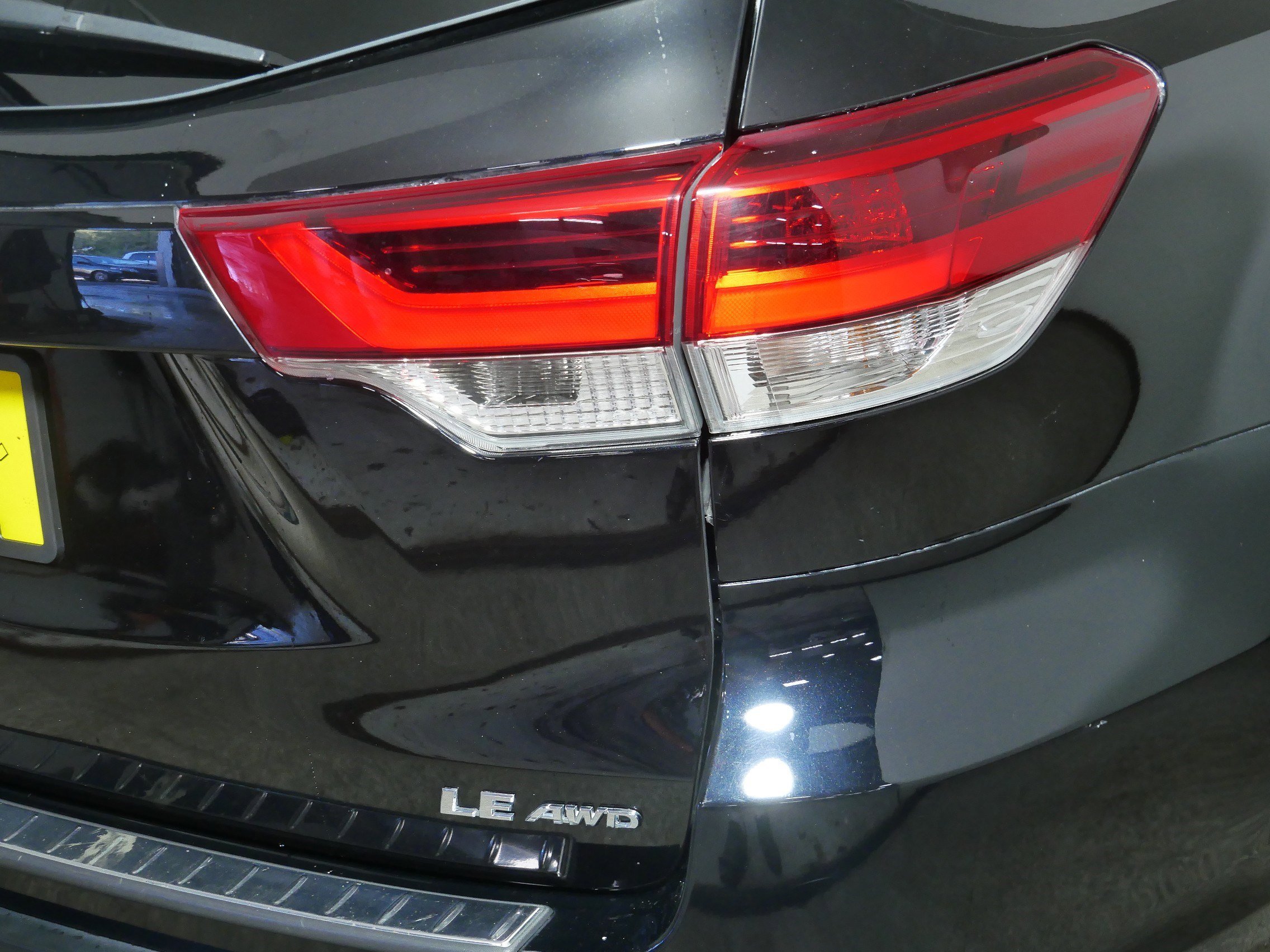 2019 Toyota Highlander LE photo 15