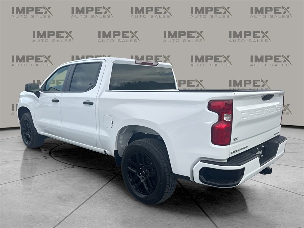 2025 Chevrolet Silverado 1500 Custom photo 2
