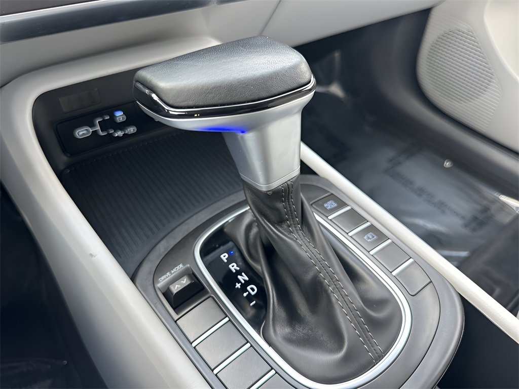 2025 Hyundai Kona SEL photo 16