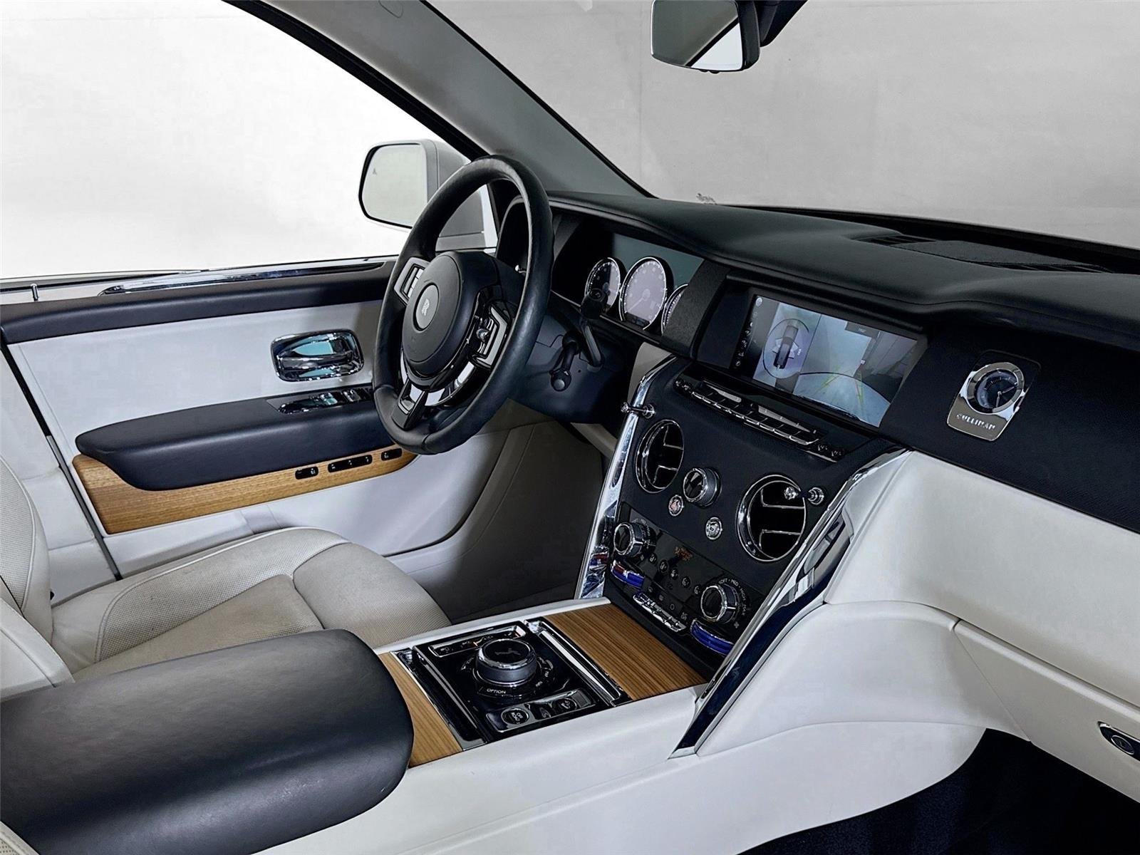 2021 Rolls Royce Cullinan RR31 photo 25