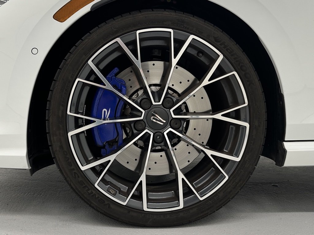 2025 Volkswagen Golf R 2.0 TSI photo 10
