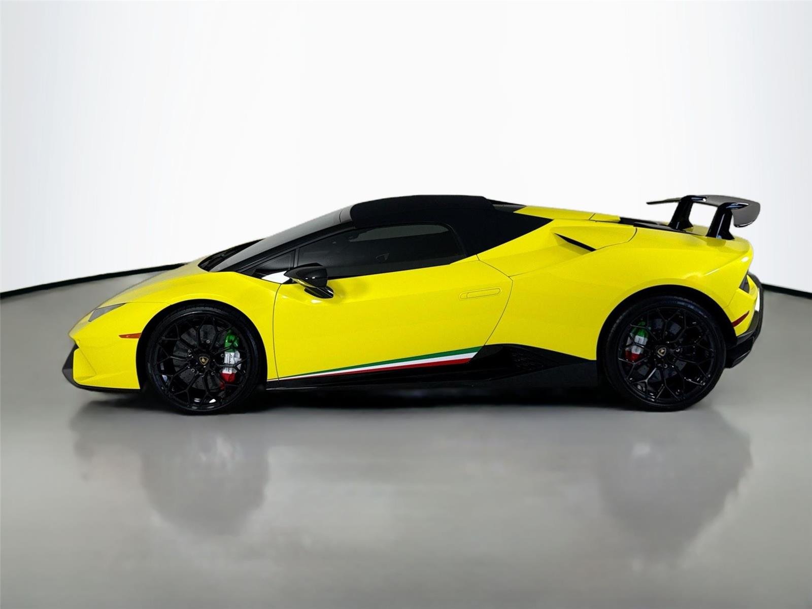 2019 Lamborghini Huracan Spyder Performante photo 44