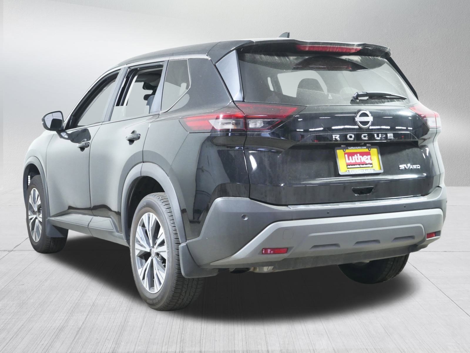 2022 Nissan Rogue SV photo 4