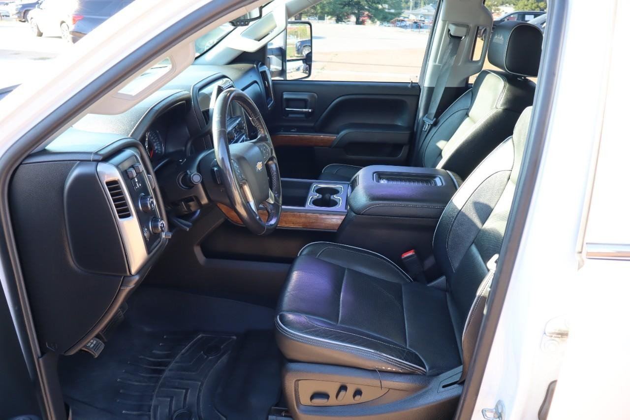 2019 Chevrolet Silverado 2500HD High Country photo 9