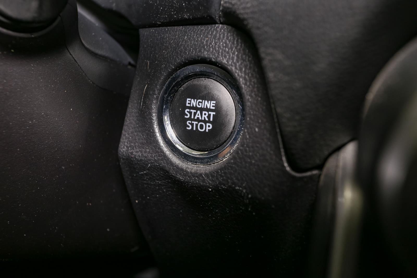 2024 Toyota RAV4 XLE photo 25