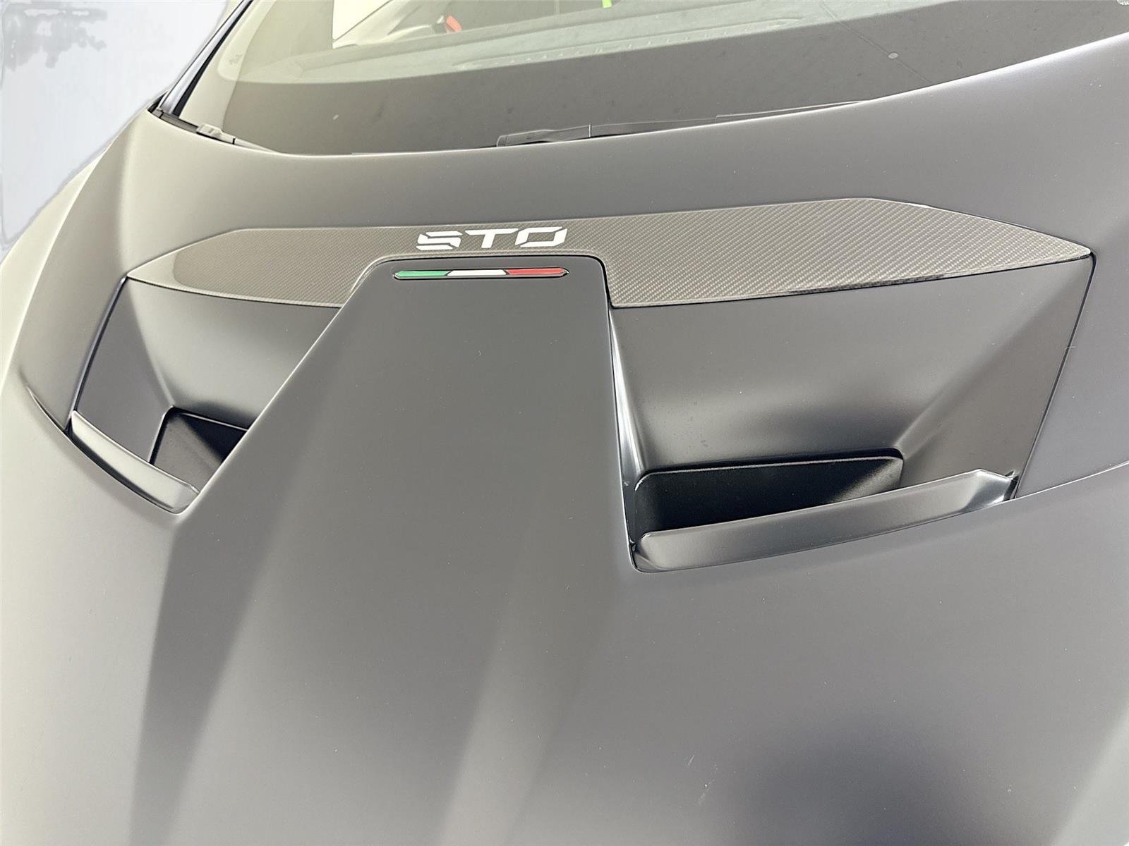 2023 Lamborghini Huracan STO photo 43
