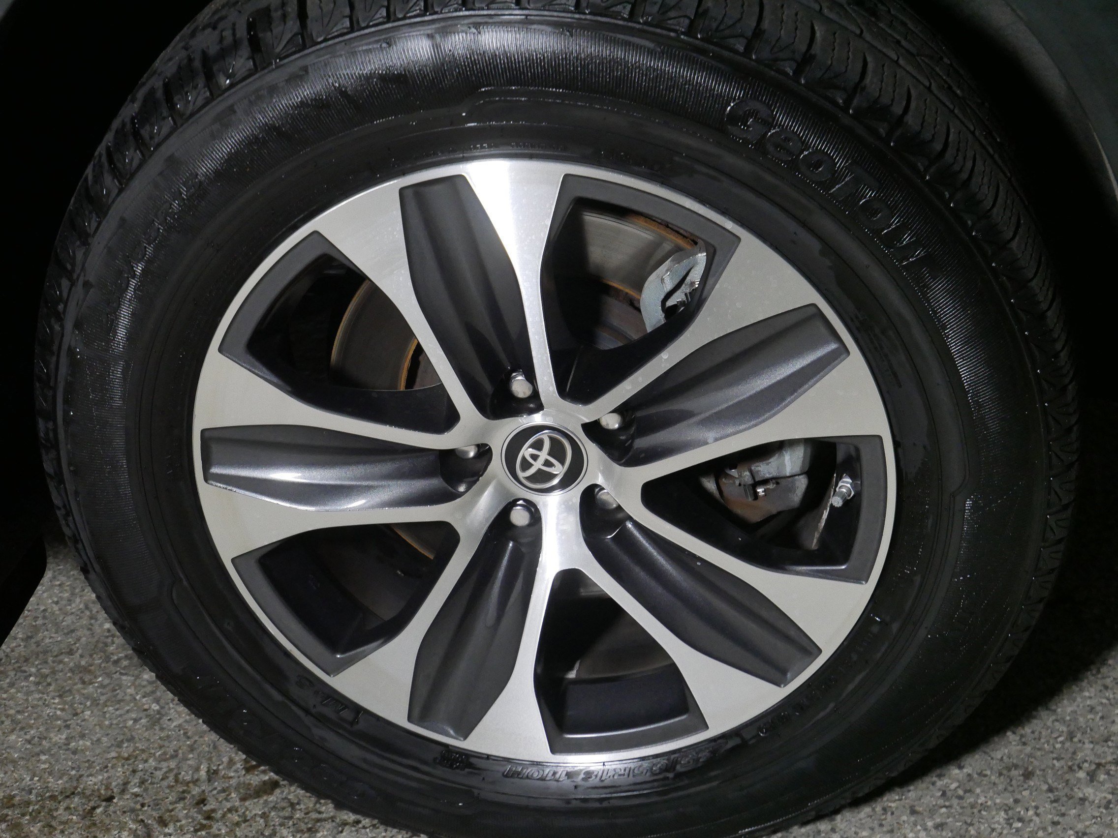 2021 Toyota Highlander XLE photo 15