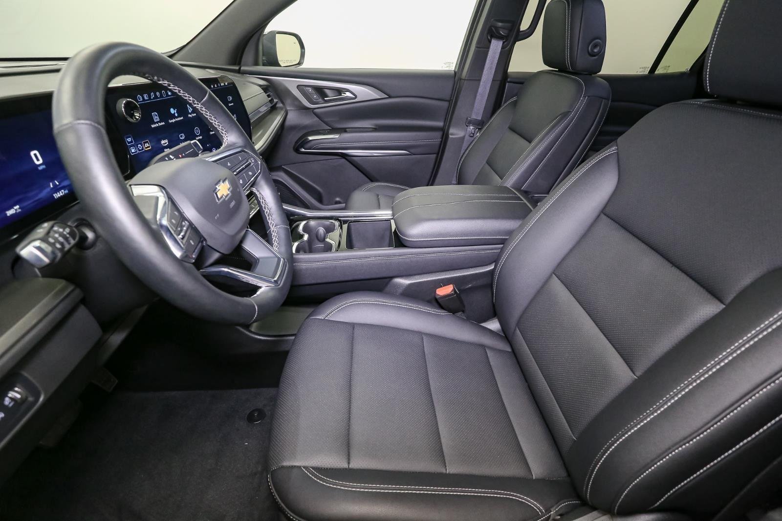 2025 Chevrolet Traverse photo 38