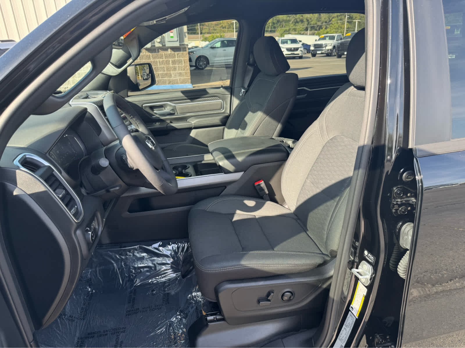 2025 Ram 1500 Big Horn photo 9